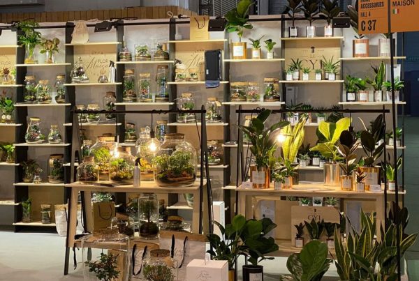 Pareti autoportanti in legno ad incastro per fiera Flor Maison