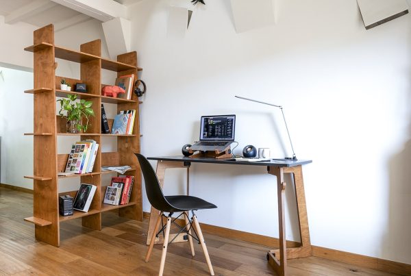 Karya scrivania e supporti pc di design immagine 1-min