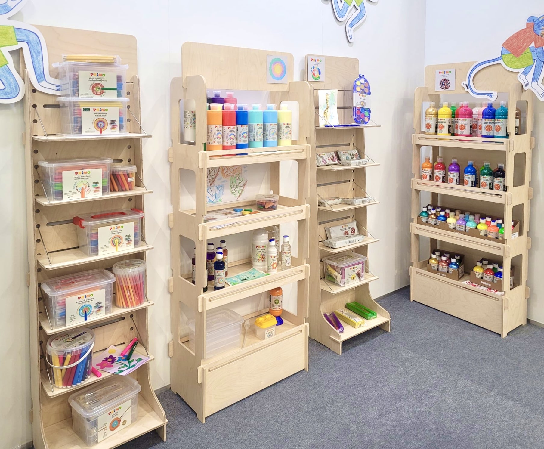 Wooden adjustable displays, the perfect solution for stationery