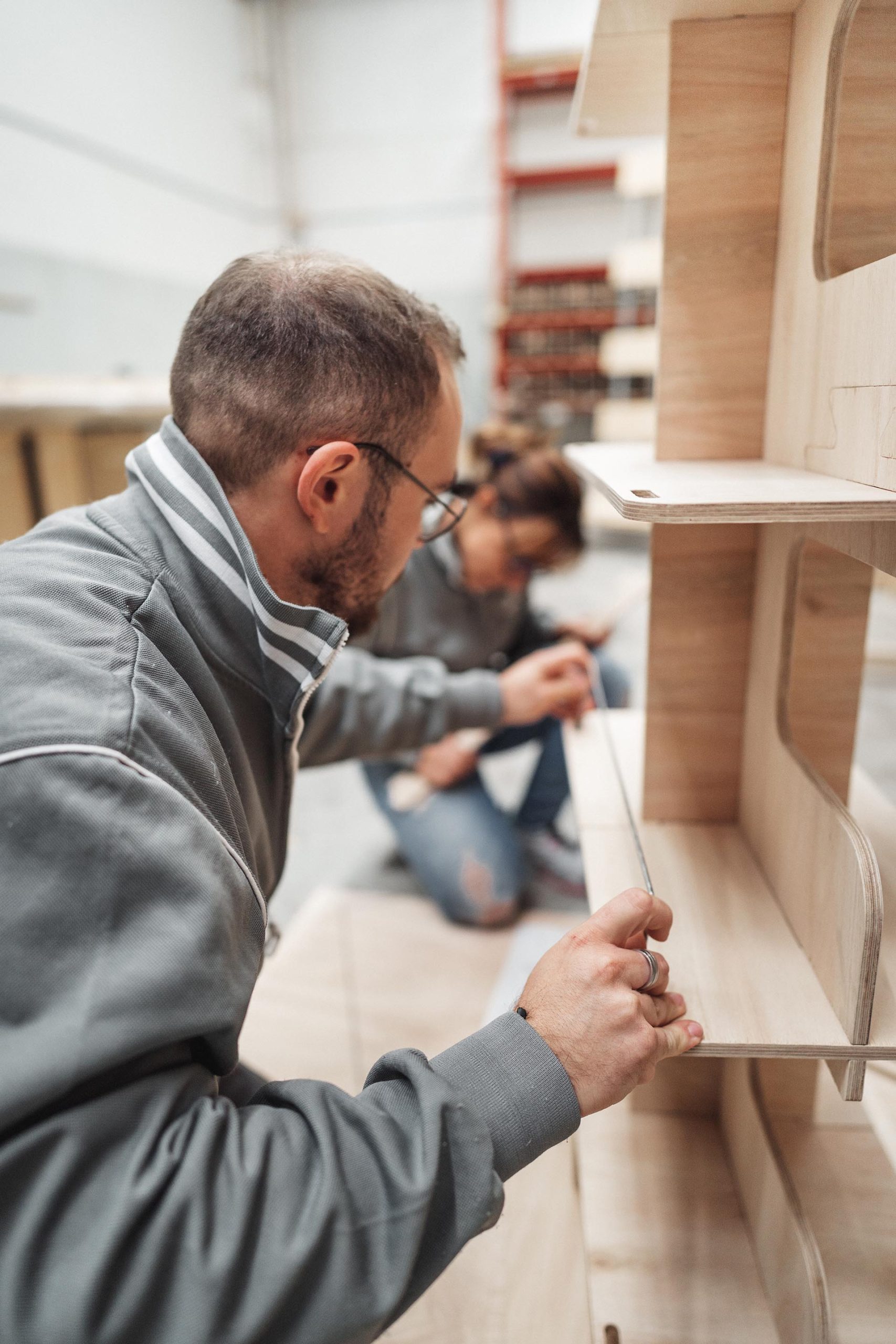 Realizziamo espositori e arredi in legno, con passione da generazioni